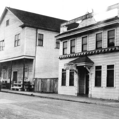 Forester's Hall:American Hotel #1: Forester's Hall and American Hotel. Forester's Hall (left) and the American Hotel were in the middle of the block on Tennent Avenue, between Main and Park streets. Forester's Hall burned in 1908, and the Pinole Opera House was built soon after. In 1931, the opera house burned down. 