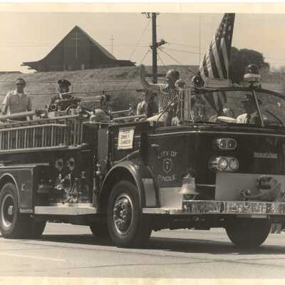 Mayor Chakedis on Fire Engine