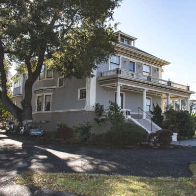 Downer Mansion - Side View (Earl Combs)