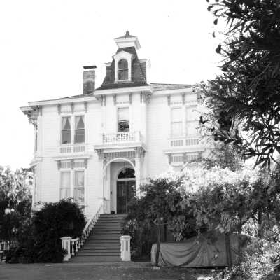 Fernandez Mansion (8 inches): Fernandez Mansion is Pinole’s most historic home and one of two buildings in the city on the National Register of Historic Places. The other is the 1915 Bank of Pinole.  undefined