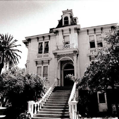 Fernandez Mansion (WCT): Fernandez Mansion is Pinole’s most historic home and one of two buildings in the city on the National Register of Historic Places. The other is the 1915 Bank of Pinole.  undefined