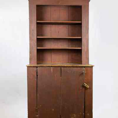 Cupboard / Armoire