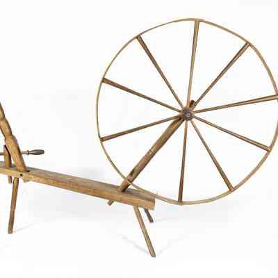Spinning Wheel / Rouet à filer