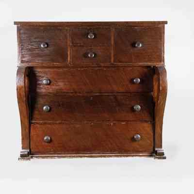 Chest of Drawers / Commode
