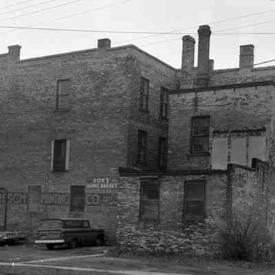 606 York Street