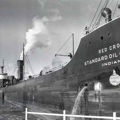 Tanker Red Crown