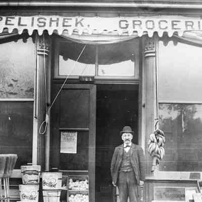 Frank Pelishek Grocery
