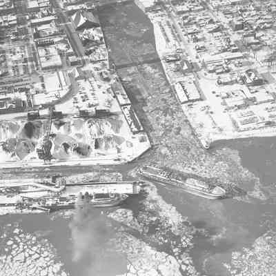View of the Manitwooc Harbor