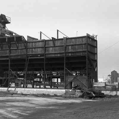 Tearing down C. Reiss coal hopper