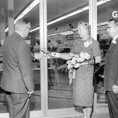 Kinney Shoe Store
