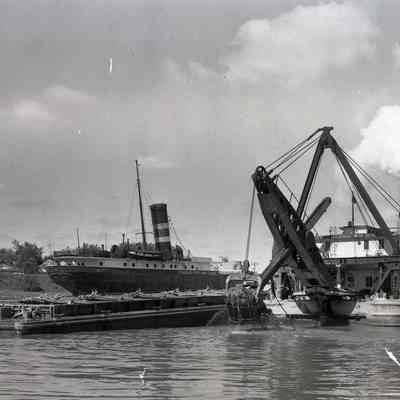Dredge Kewaunee