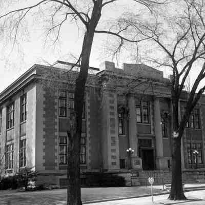 Manitowoc Public Library