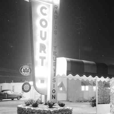 Lippert's Motel & Restaurant