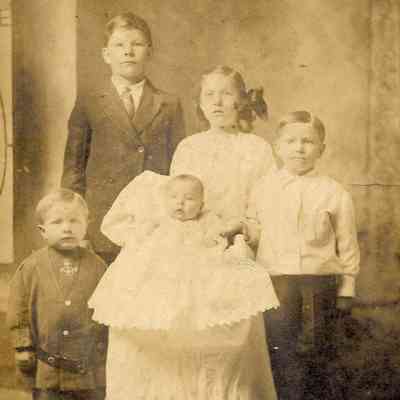 Julius, Blanche, Glen, Clyde and Grace Grindstaff