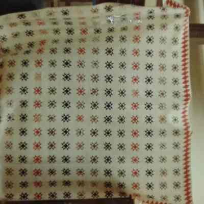 Small Star on White Quilt