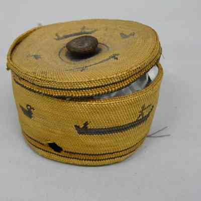 Basket, circular with lid