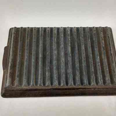 Iron (fluted iron)