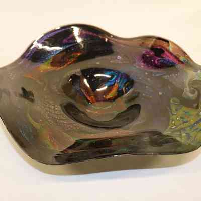 Iridescent glass bowl