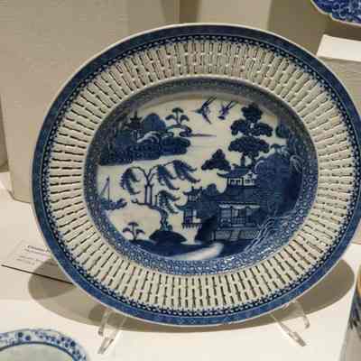 Pair of Canton Reticulated Food Plates