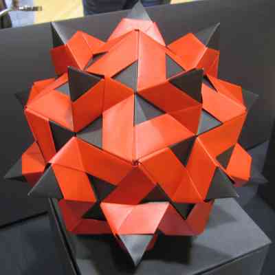 (C) - Hull, Tom (USA) - Hybrid Unit Icosidodecahedron