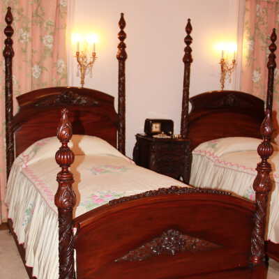 Bed, Twin