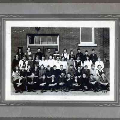 Ralph Elston School Group Photograph