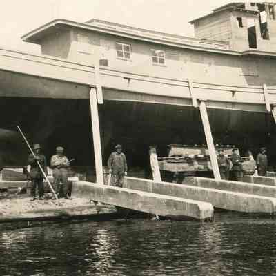 Launching the Screamer, 1922