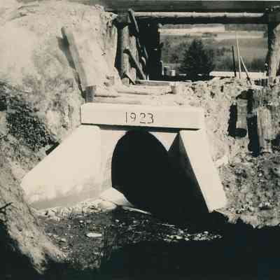 Tunnel, Building in Progress 2