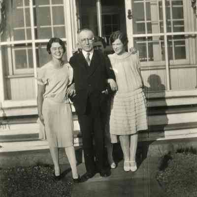 Group Photo in Front of Gordon Summer House