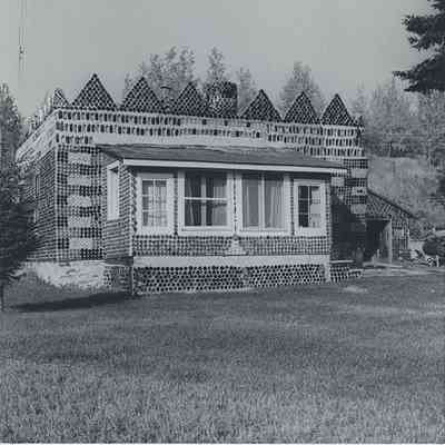 Bottle Villa - Feronia
