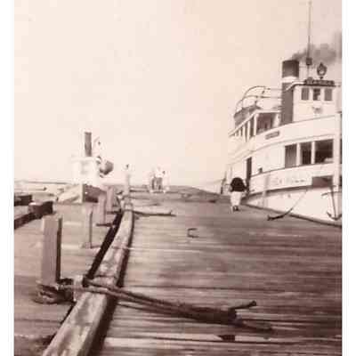 Seagull II at Pier