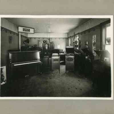 Gordon Lovell in Lovell's Music