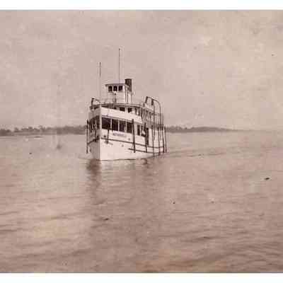 Northern Belle on the Water