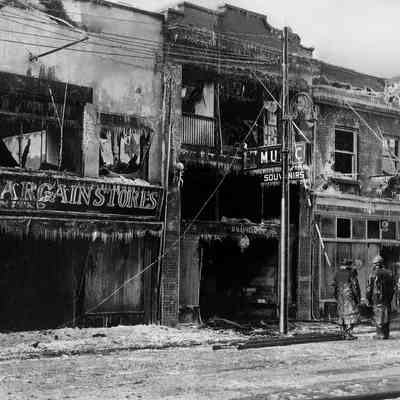 Fire at Lovell's