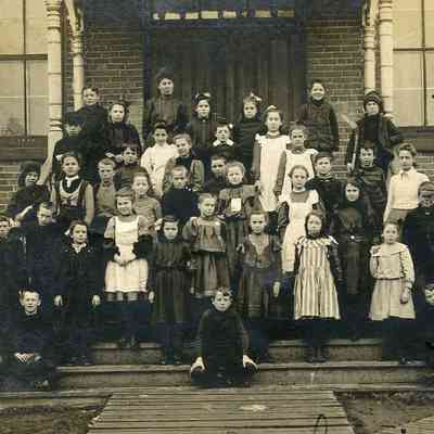 Students of North Bay Public School, 1906