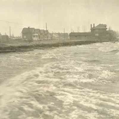 Queen Street Nipissing Shoreline Damage