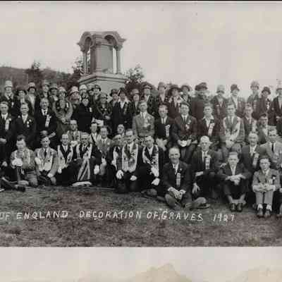 Sons of England Decoration of Graves