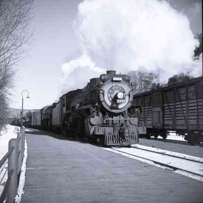 Double Header Freight at Mattawa