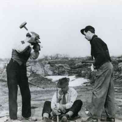 Bell Linemen Working