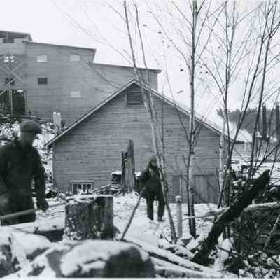 Men and Mill