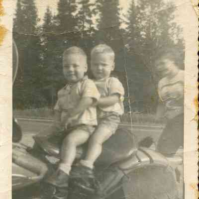 Rousseau Rider Twins