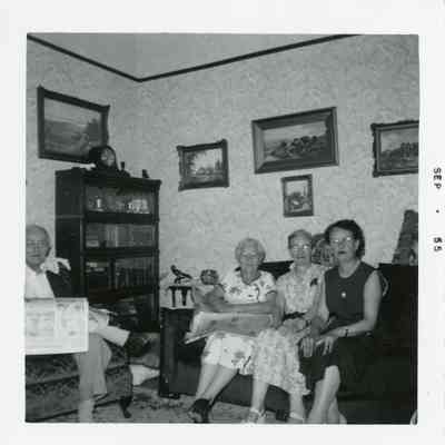 Frank, Phylis, Kae and Laura Elston In Living Room