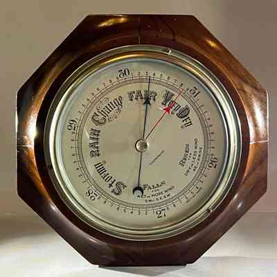 21.3.25a Large Vintage British-Made Wall Barometer