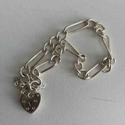 27.8.25a Vintage Sterling Silver Heart Padlock Charm Bracelet – Marked STG SIL