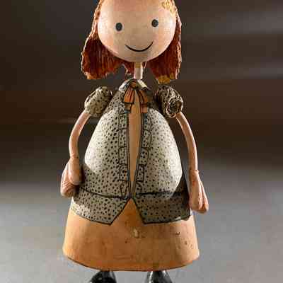 Handcrafted Stop-Motion Puppet – Smiling Girl (c.1970s–1990s)