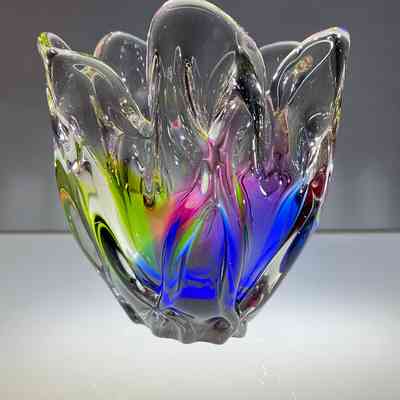 8.4.25d Vintage 'Rainbow' Iwatsu Hineri / ArtGlass Vase – Japan c.1960s