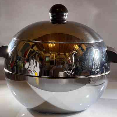 17.3.25c ‘Penguin’ Art deco chrome hot & cold server
