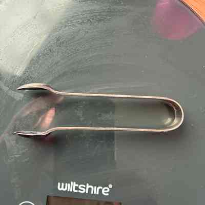 26.8.25e Antique English Sterling Silver Sugar Tongs – Cooper Brothers, Sheffield 1922