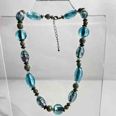 2.5.25b Vintage Glass Bead Necklace – Silver Foil & Rose Motif Beads
