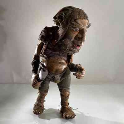 5.4.25f Stop-Motion Puppet – Ring Forger from The Ring (2000)